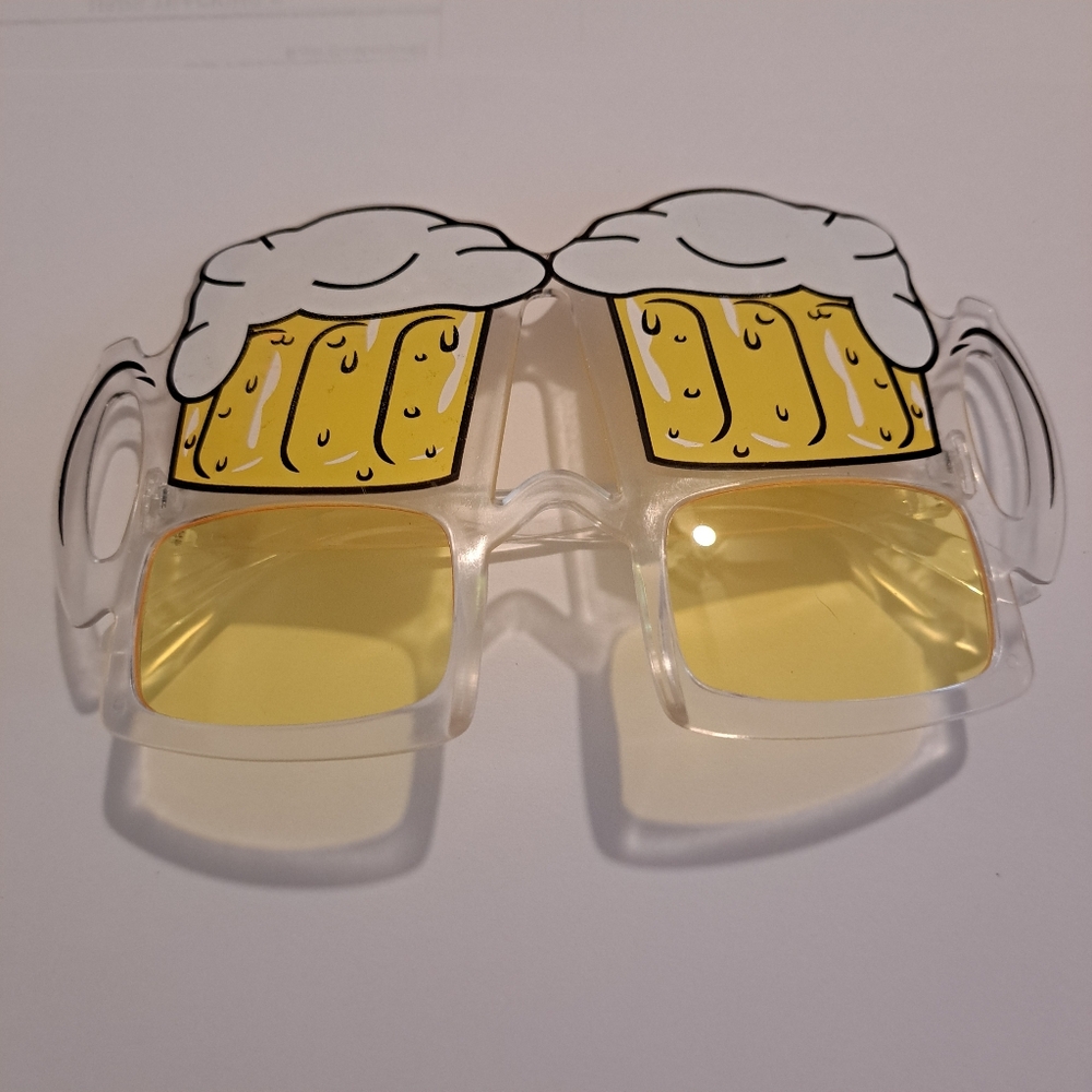 Beer Mug  Novelty Glasses Yellow/White, Adult Unisex